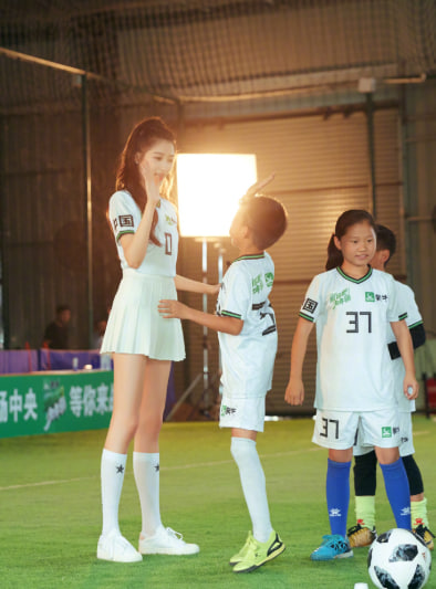哈登82+12+12神迹激励青少年篮球梦